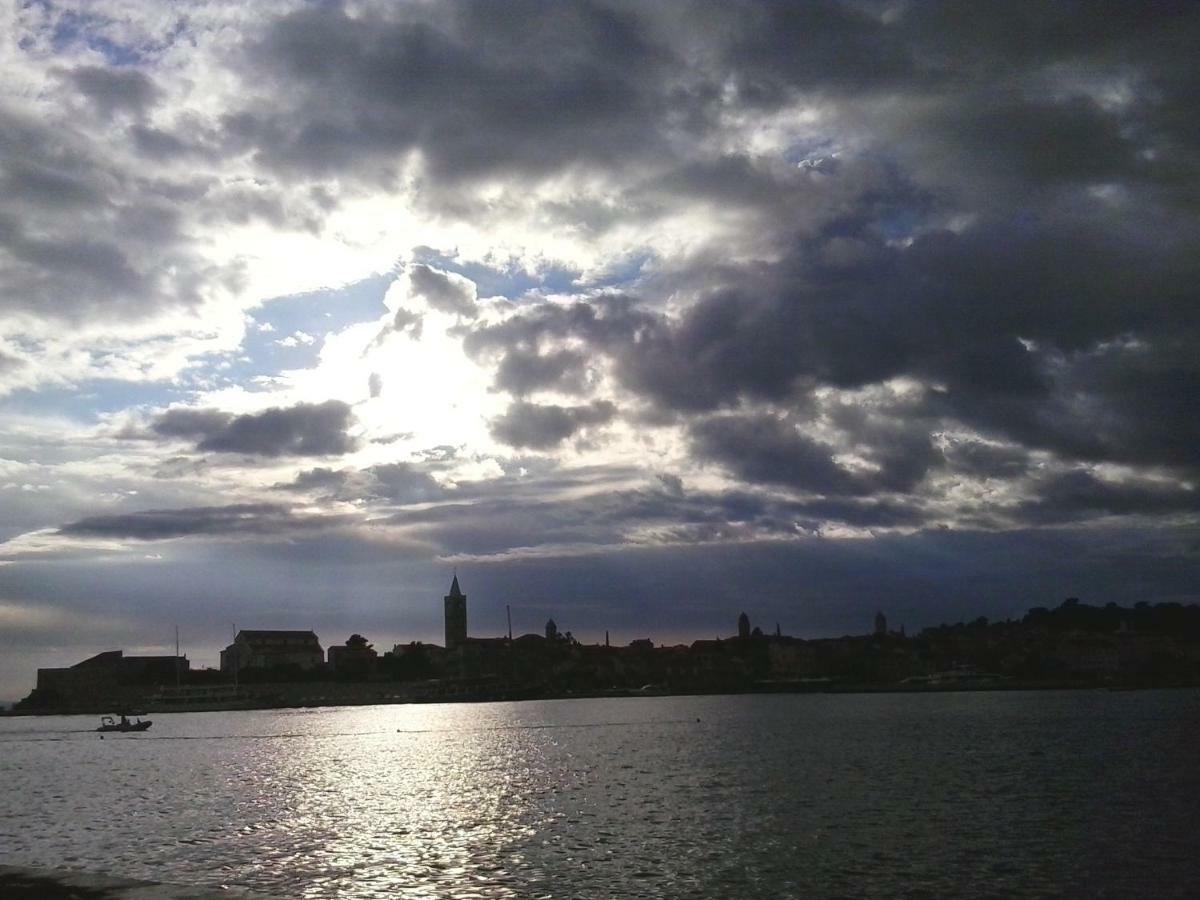 Apartman Sanja Kampor Buitenkant foto